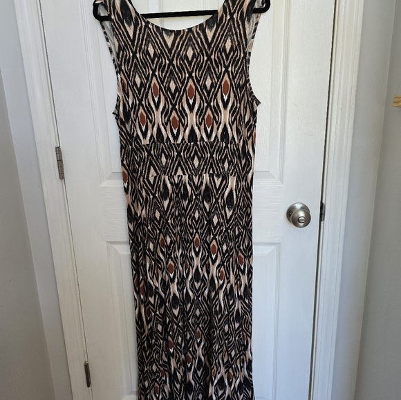 Liz Lange | P1X | Geometric Design Maxi With Belted Embellishment - Picture 5 of 8